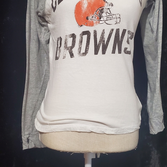 7 OHIO Sports... Seven tops size small (two say xl, but they fit as a small) - Picture 6 of 10